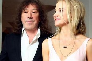 63-річний музикант Кузьмін розлучається з 36-річною дружиною