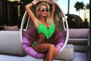 Українська телеведуча похвалилася пружними сідницями