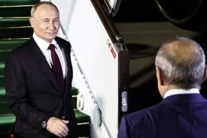 Плешивий поїхав до Азербайджану