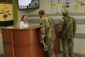 Работодателей обязали вручать повестки и обеспечивать явку работников в ТЦК