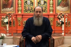 Носите красивое белье и смотрите порно: священнику запретили служения за 