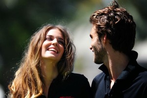 12 неожиданных вещей, которые делают женщин привлекательными в глазах мужчин