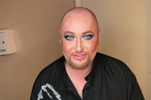 Пил таблетки от изжоги. У певца Шуры удалили злокачественную опухоль   