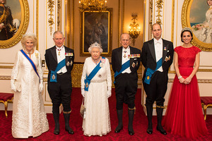 Беда в королевской семье: супруга принца подает на развод   