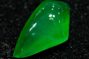 Нефрит: магічні властивості каменю