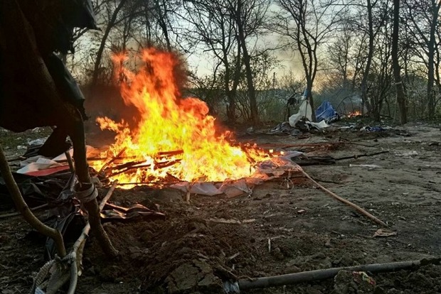 У Львові розгромлений черговий табір ромів. Вбито людину