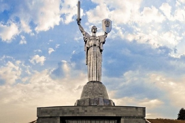 У Мінкульті розповіли, чому не декомунізували «Батьківщину-матір» у Києві