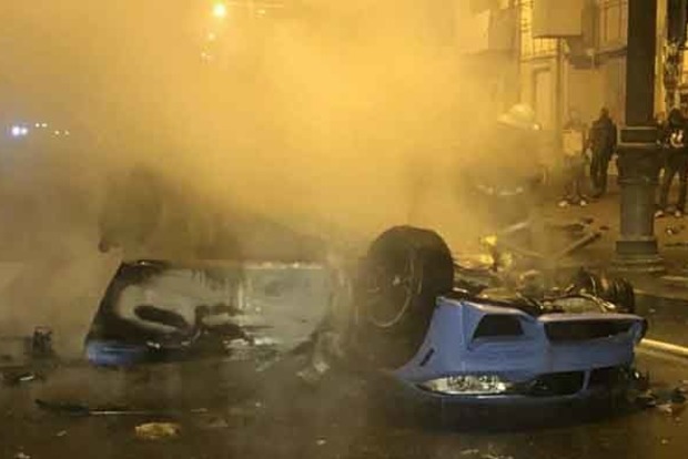 Жахлива ДТП у Харкові: «БМВ» перевернулося і згоріло