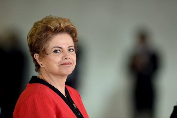 В Бразилии Верхняя палата парламента проголосовала за начало импичмента президента