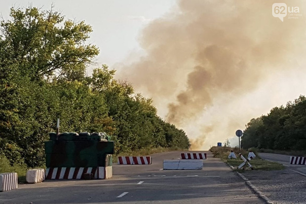 Біля КПВВ «Новотроїцьке» тривають вибухи