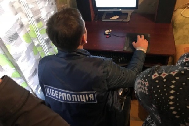 Двое киевлян нагоняли трафик на свои сайты, распространяя детскую порнографию 