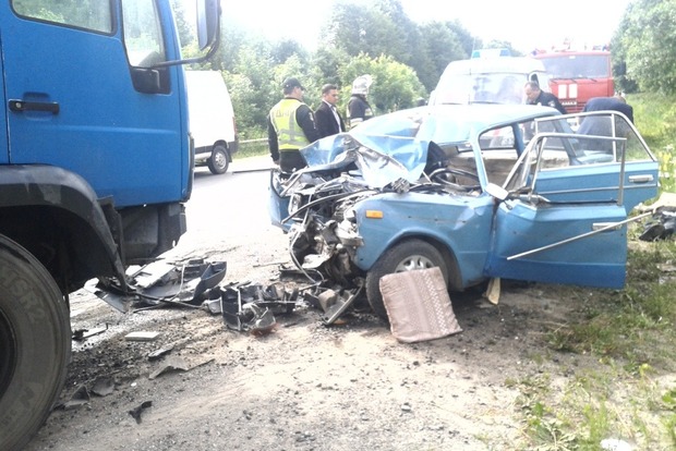У жахливій ДТП у Хмельницькій області загинули чоловік і дитина