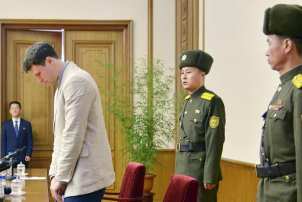 Северная Корея отпустила осужденного американского студента