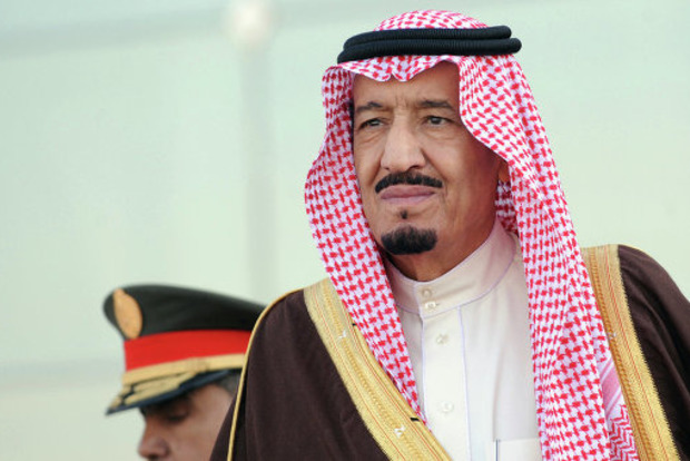 Саудовский король приказал задержать принца из-за видео с избиением и пьянством