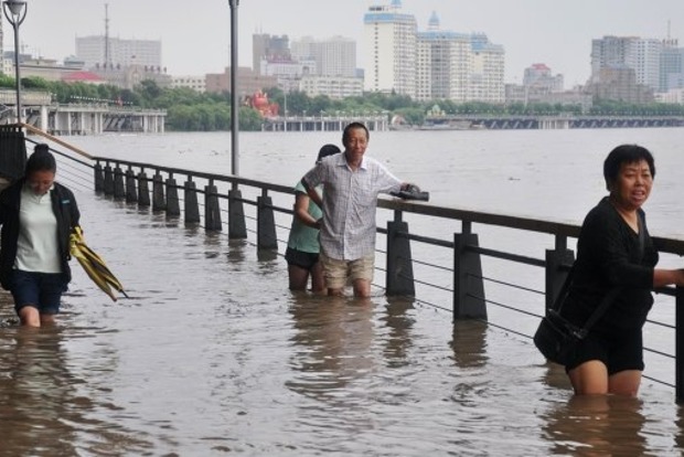 ﻿У Китаї через повінь загинули 14 осіб