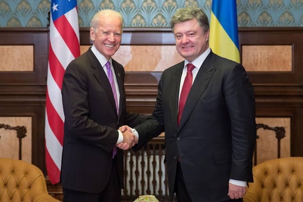 Порошенко заявил о готовности Украины поддержать коалицию в Сирии