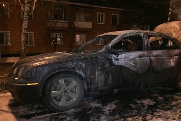 В Киеве неизвестные сожгли иномарку 