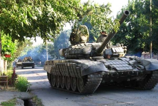 РФ прислала боевикам на Донбасс очередную партию танков и «Градов»