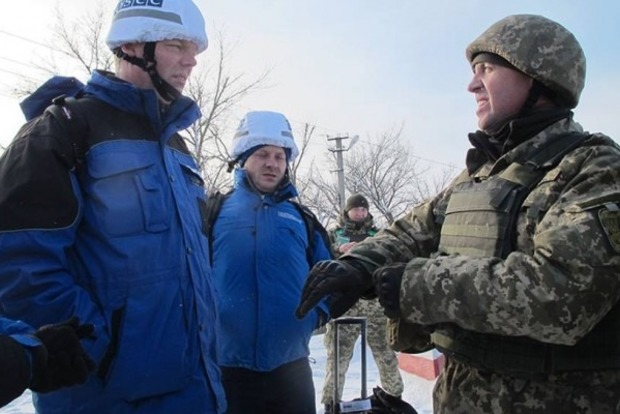 Украинские офицеры из СЦКК покинули ОРДЛО