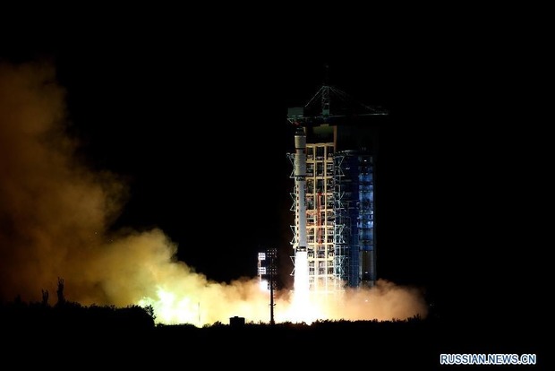 Китай вивів на орбіту перший у світі квантовий супутник (відео)