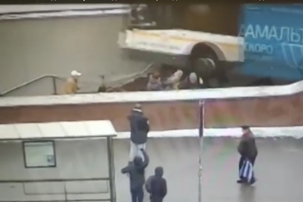 Ужасное ДТП в Москве: появилось видео момента аварии