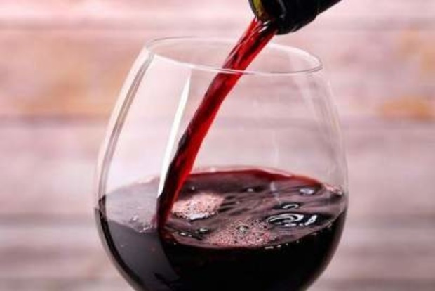 Пять неожиданно полезных свойств красного вина