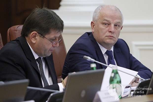 Кабмин дал почти 5 млн грн одноразовой помощи семьям погибших на Донбассе воинов