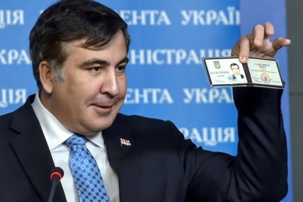 Скандал с подписью Саакашвили: блогер указал на странный момент