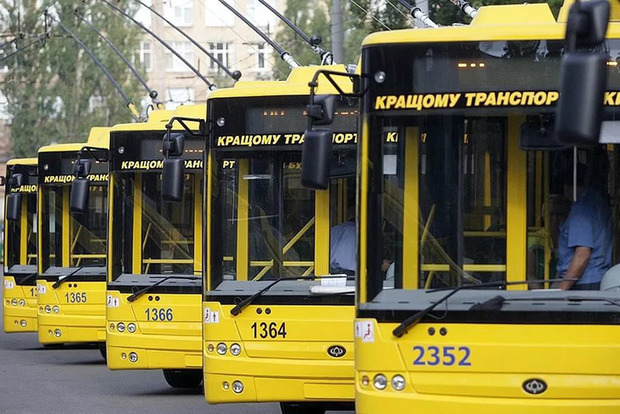 Повна безгосподарність: половина автобусів Київпастрансу простоює через поломки