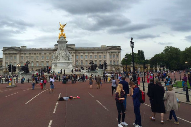 Полиция устроила взрыв под дворцом Королевы Британии