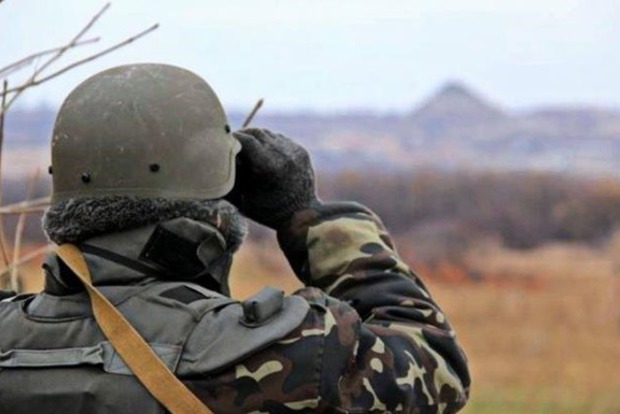 Один украинский военный ранен за сутки на Донбассе