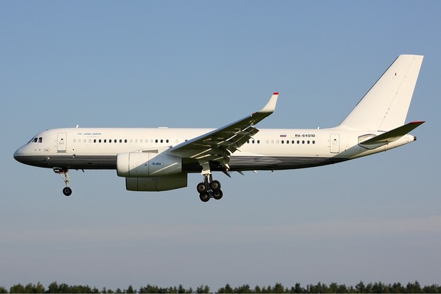 ﻿У Тюмені готується до екстреної посадки літак із 213 пасажирами на борту