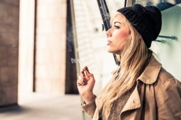 Пасивне куріння збільшує ризик викиднів у вагітних жінок