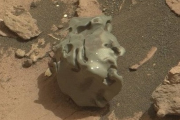 Марсоход Curiosity нашел метеорит из никеля на Красной планете