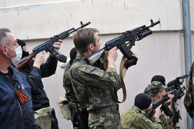 Из оккупированного Луганска массово бегут местные жители