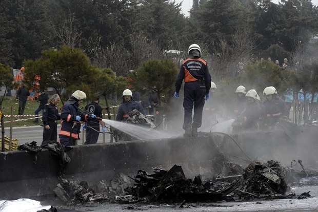 Число жертв крушения вертолета в Стамбуле выросло 