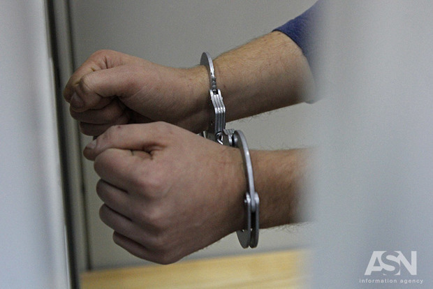 В России задержали студента, затушившего сигарету об икону
