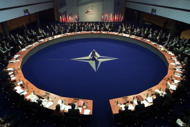 НАТО звинувачує Москву в спробах зриву Мінських домовленостей