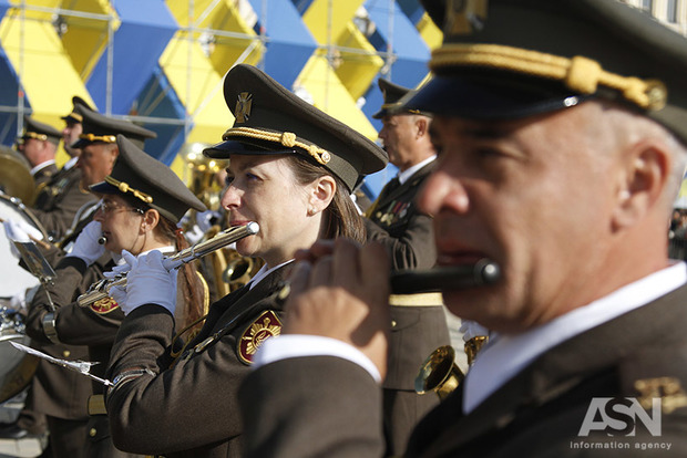 Порошенко: Україна витрачає на оборону більше, ніж за вимогами НАТО