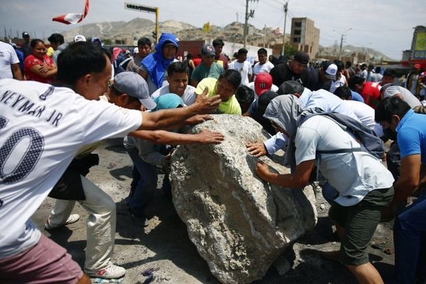 Массовые беспорядки в Перу. На Мачу-Пикчу застряли тысячи туристов