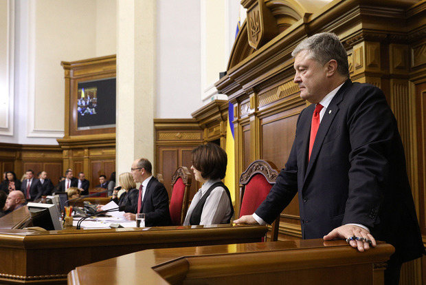 Сегодня истекают последние сутки военного положения, объявленного в 10 областях Украины 
