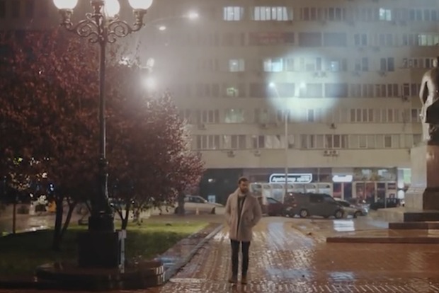 Британский певец снял в Киеве клип, который набрал 3,8 млн просмотров