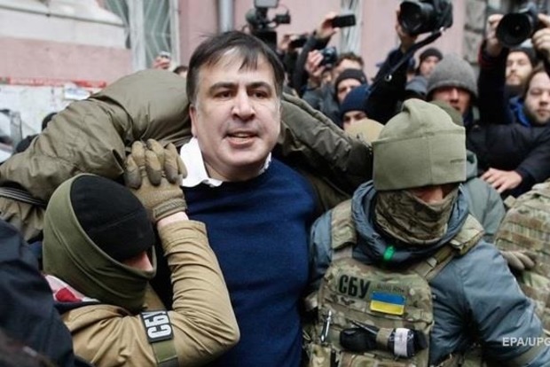 Саакашвили вывезли из СИЗО и доставили в суд