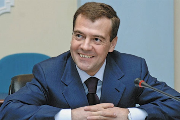 Майдан близится. Разъяренные россияне затроллили кортеж Медведева