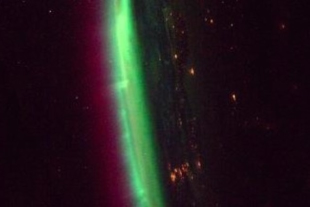 Астронавт ЕКА опубликовал фото полярного сияния из космоса