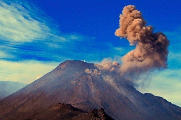 При извержении вулкана на Сицилии пострадало 10 человек