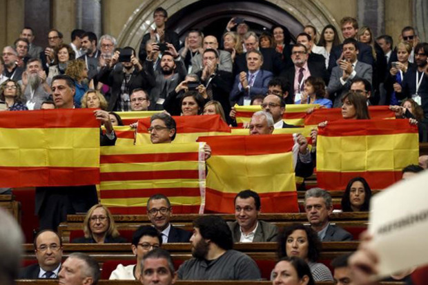 Прихильники партії «Громадяни» святкують перемогу на виборах в Каталонії