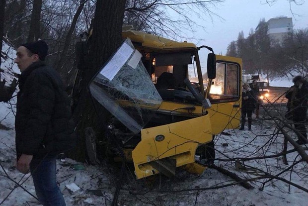 Жесть в Киеве: разбилось две маршрутки: 12 пострадавших