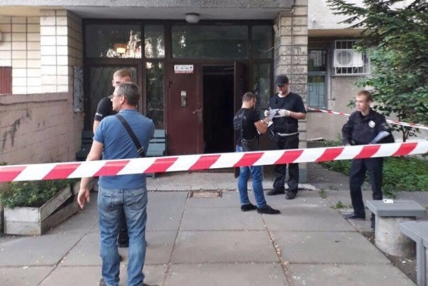 Застреленный в собственном подъезде Киева мужчина работал в СБУ - полиция