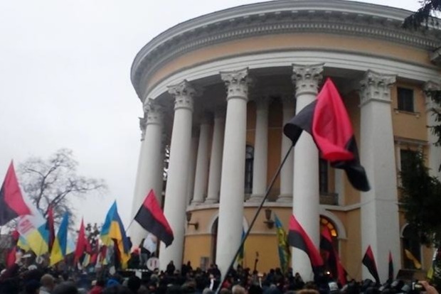 Саакашвили назвал провокацией столкновения у Октябрьского дворца